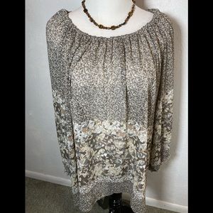 Avenue Top with Bishop Sleeves, size 14/16